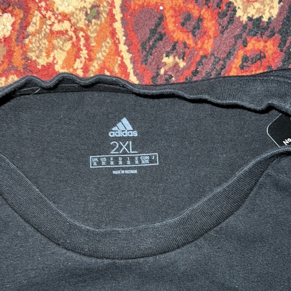 adidas Essentials Camo Print Short
Sleeve T-Shirt Black Green - Picture 3 of 4